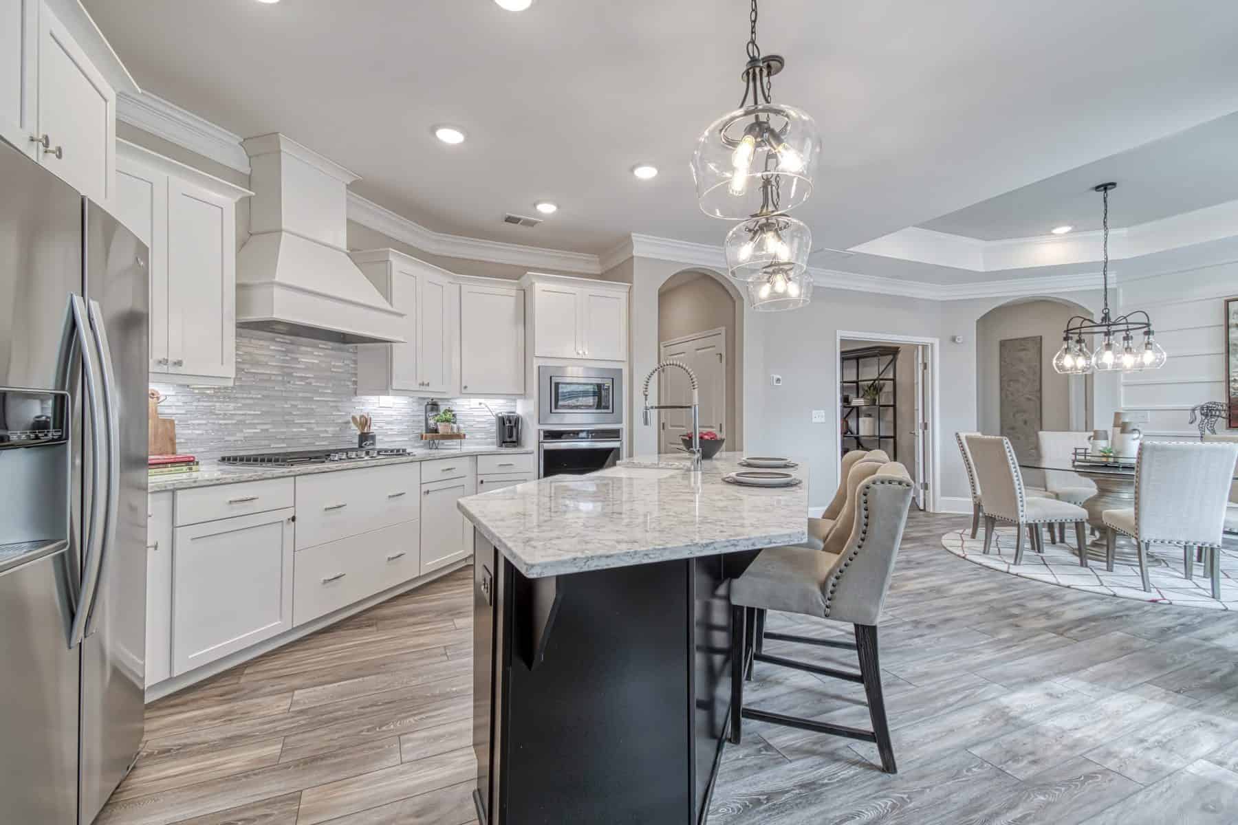 Traton Homes communities in Cobb County have gourmet island kitchens and open concept main living area