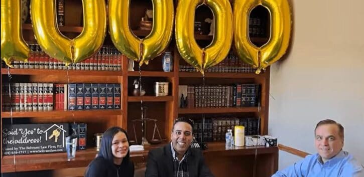 smith douglas homes 10,000th home buyers at the closing table