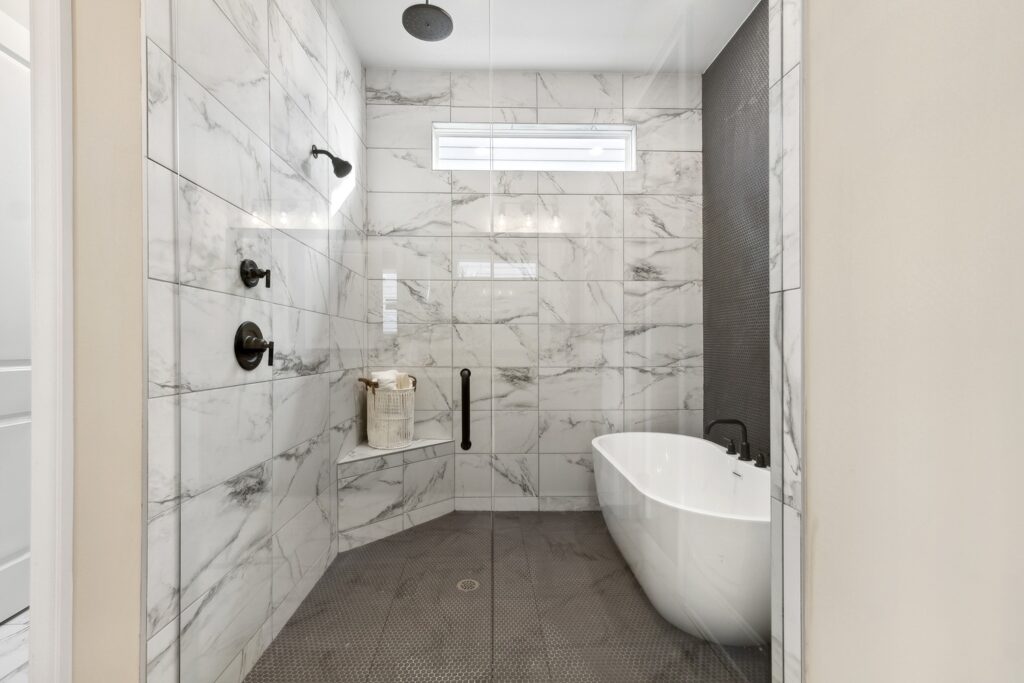 Soaking Tub in Paige model